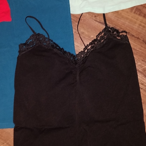 Bundle of under shirts - Picture 2 of 7